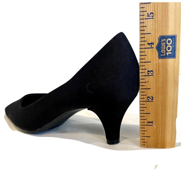 AEROSOLES Cheerful Black Fabric Kitten Heel Pumps Size 7.5 - Picture 9 of 9